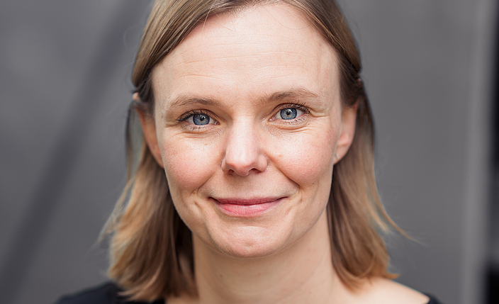 Porträt Dr. Milena Barz, Prävention der BG BAU.
    