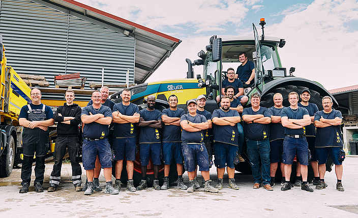 Team von Steuer Tiefbau
    