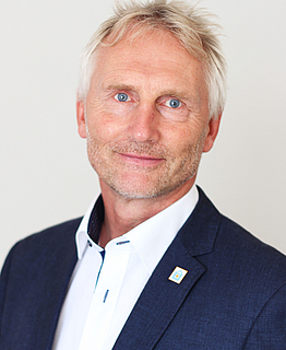Dr. Roland Falk,
Leiter Innovation und Entwicklung,
Kompetenzzentrum für
Ausbau und Fassade
    